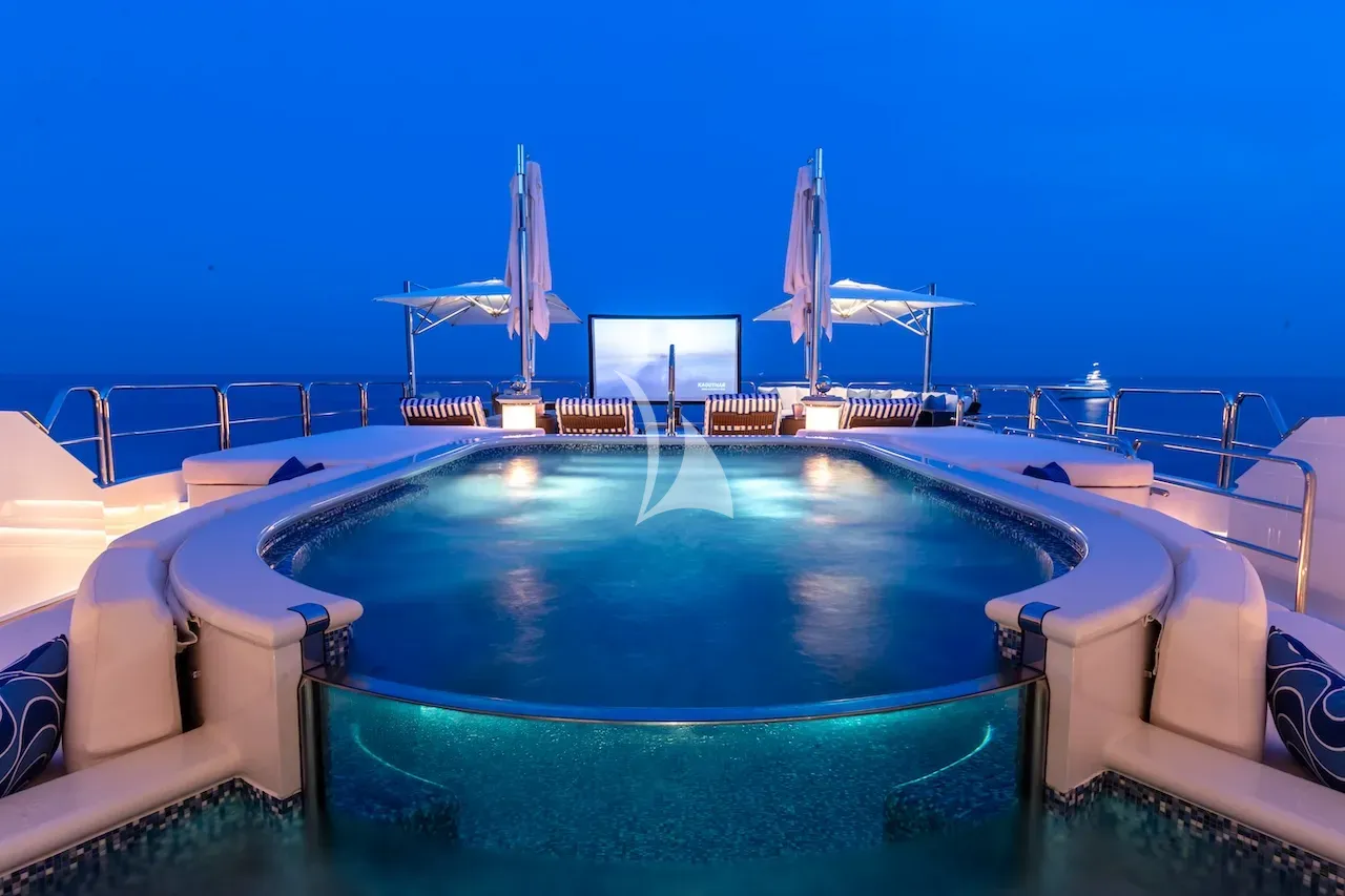 LUCKY LADY Charter Yacht