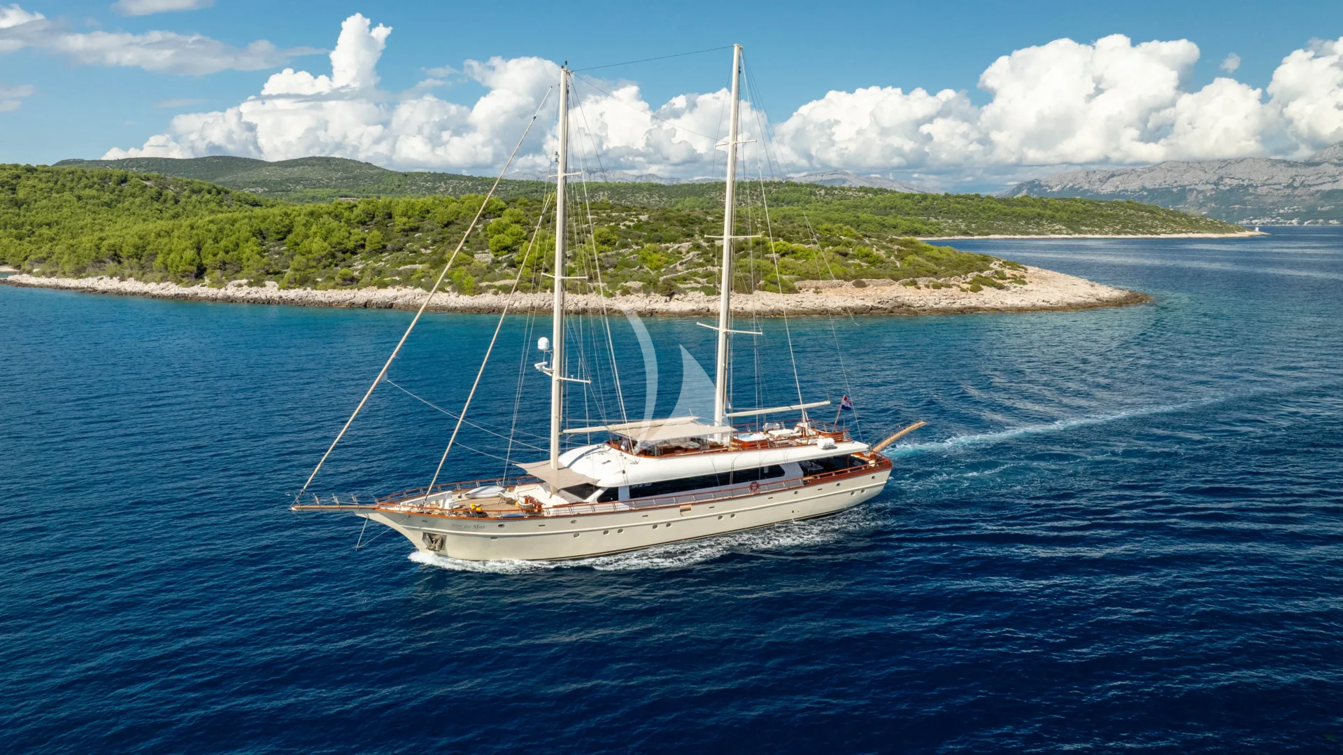 SON DE MAR Charter Yacht