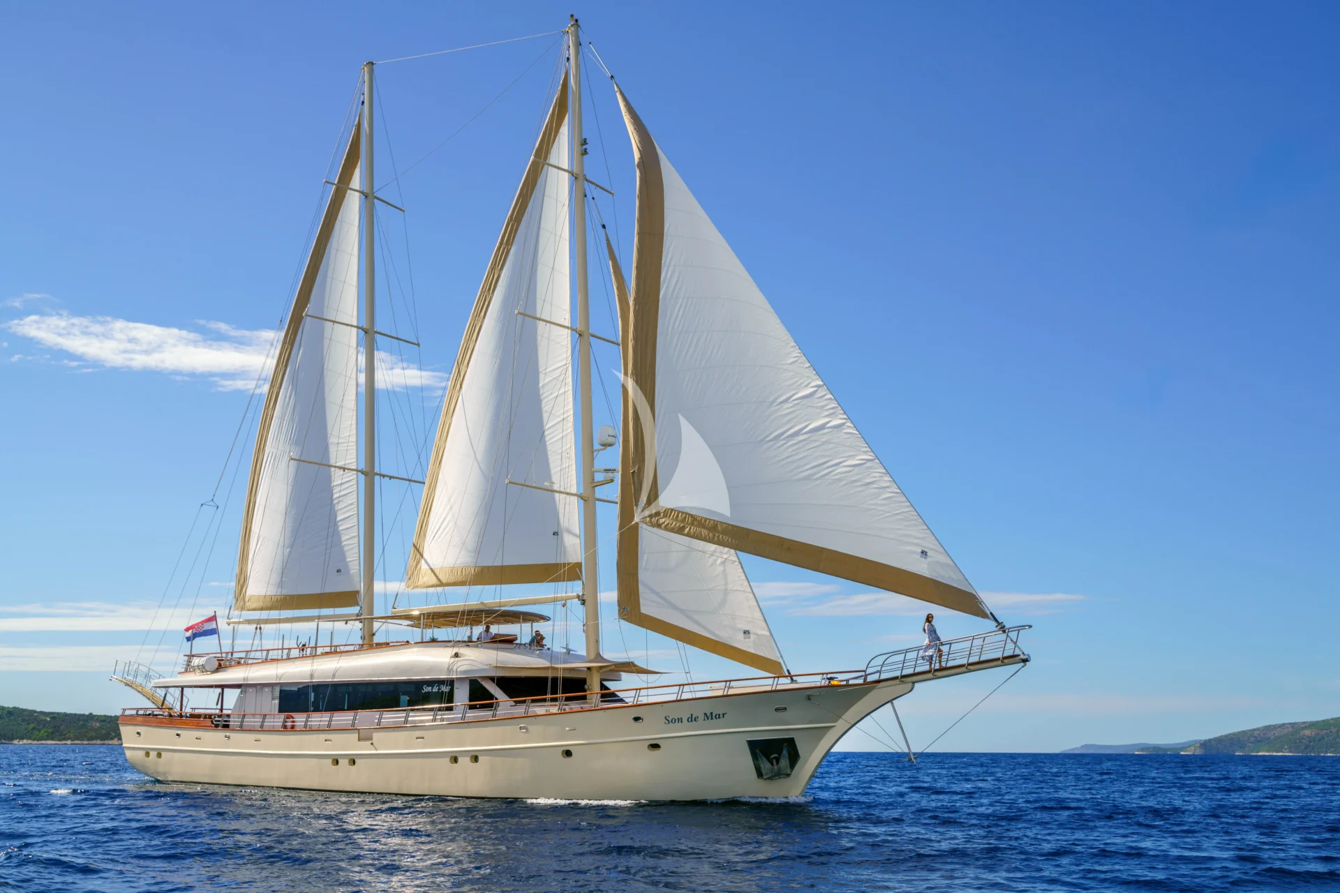 SON DE MAR Charter Yacht