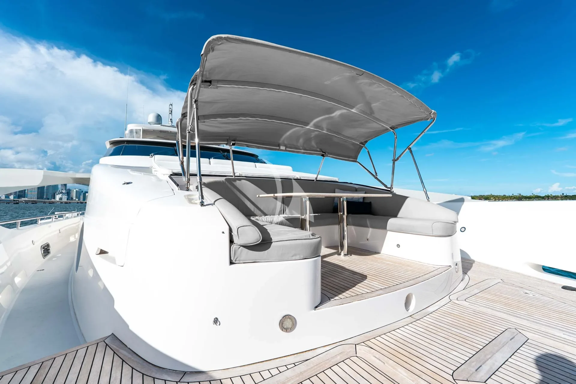 HAPPY HOUR Charter Yacht