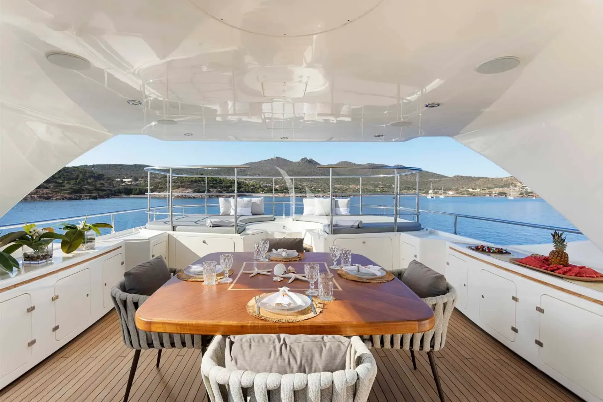 PARADISE Charter Yacht