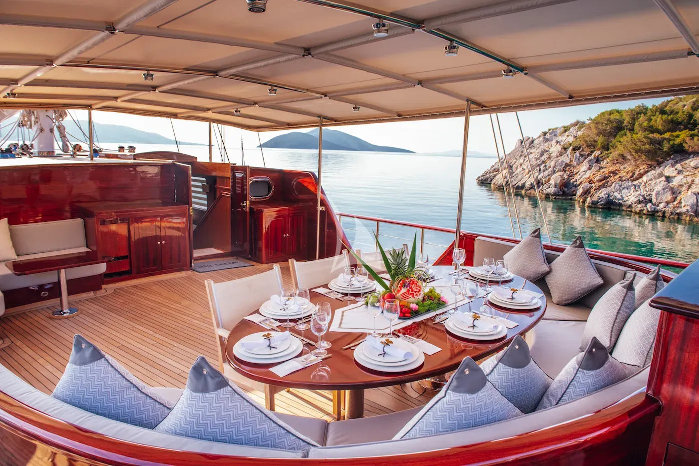 HIC SALTA Charter Yacht
