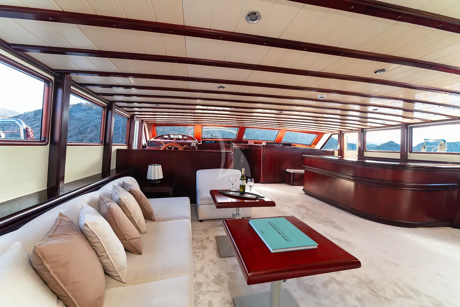 ALWAYS SMILE Charter Yacht