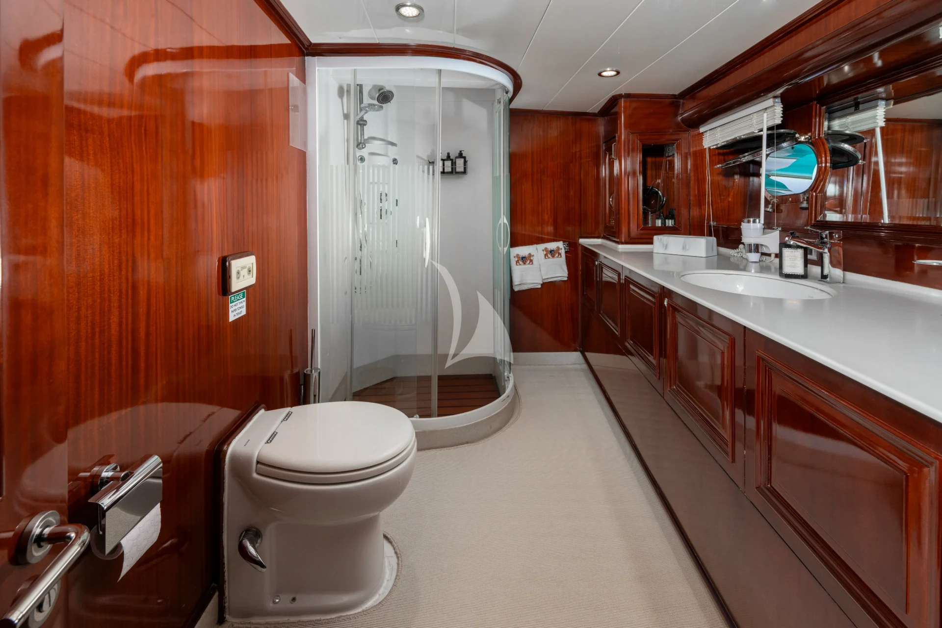 PERFORMANCE FEE Charter Yacht