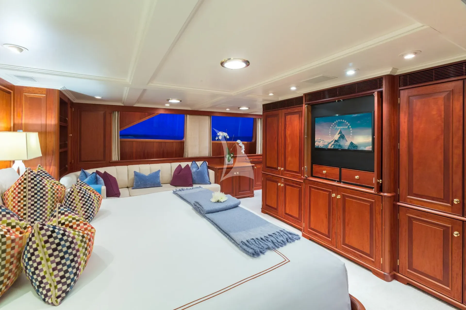 LADY J Charter Yacht
