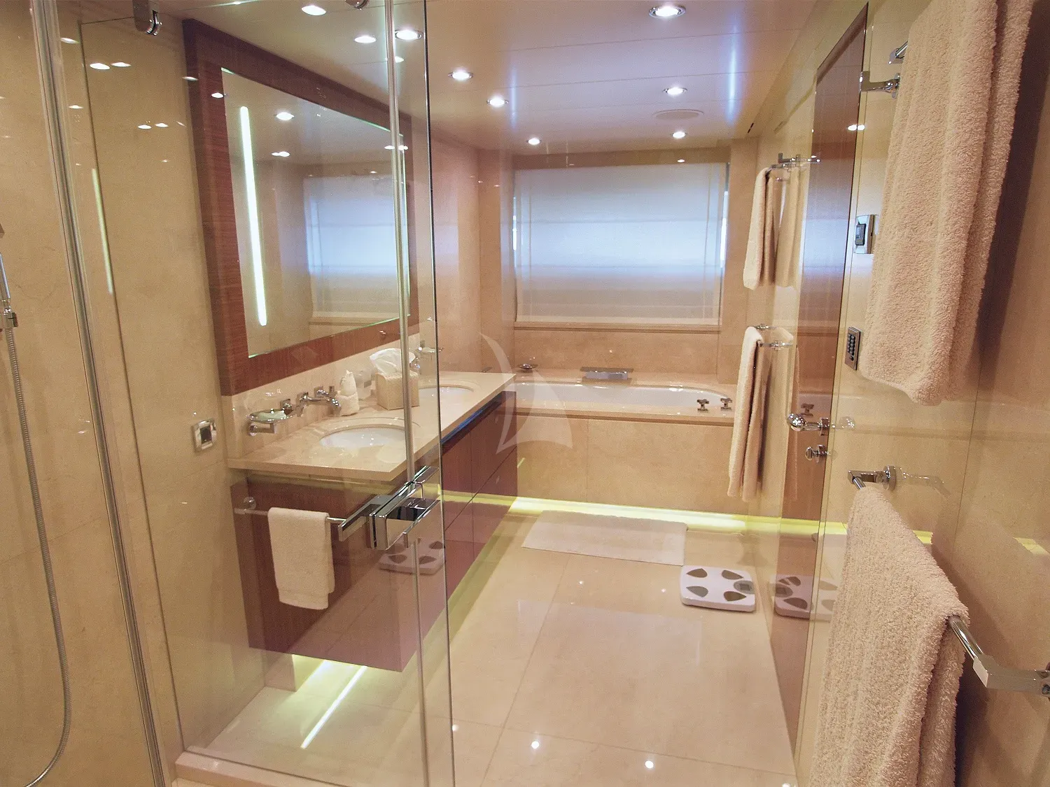 LADY DEE Charter Yacht