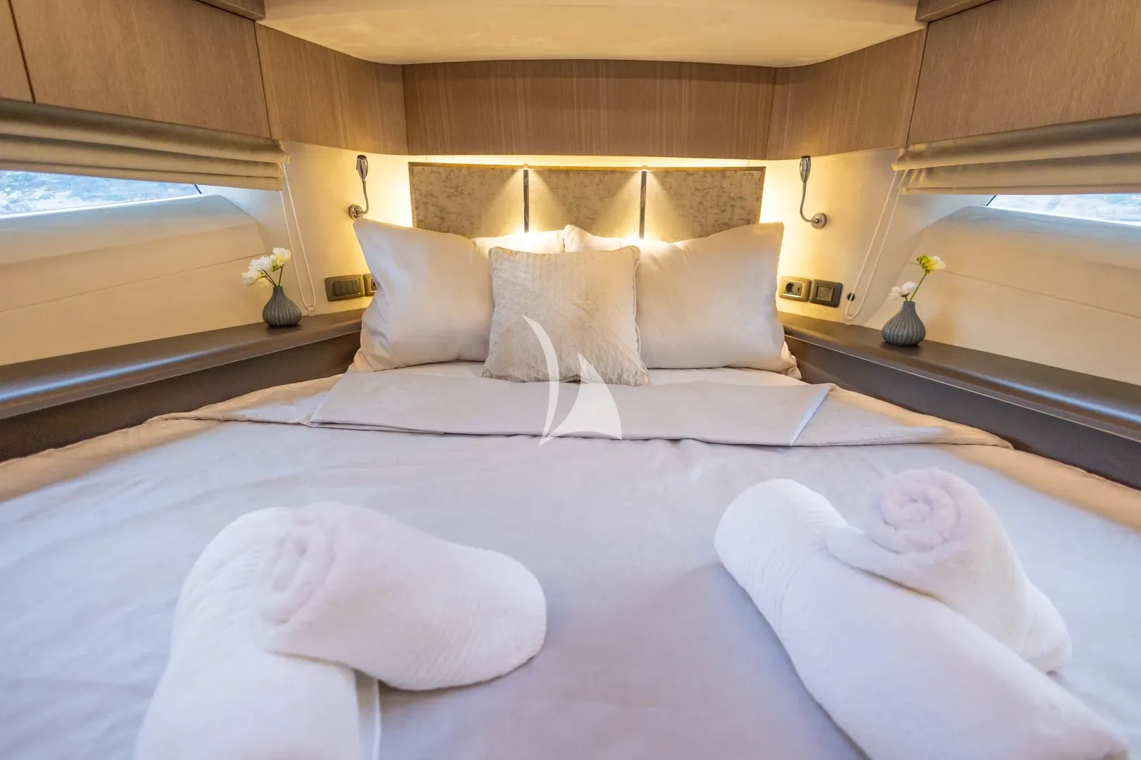 PARADISE Charter Yacht
