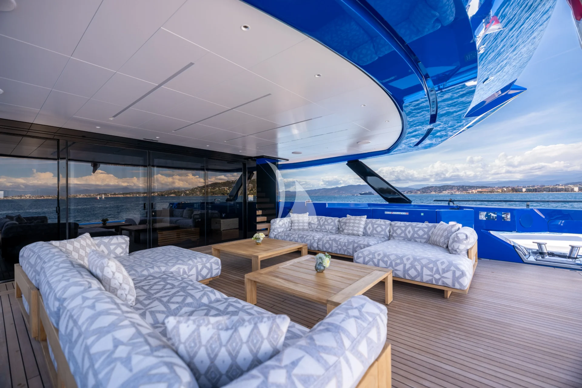 SUI GENERIS Charter Yacht