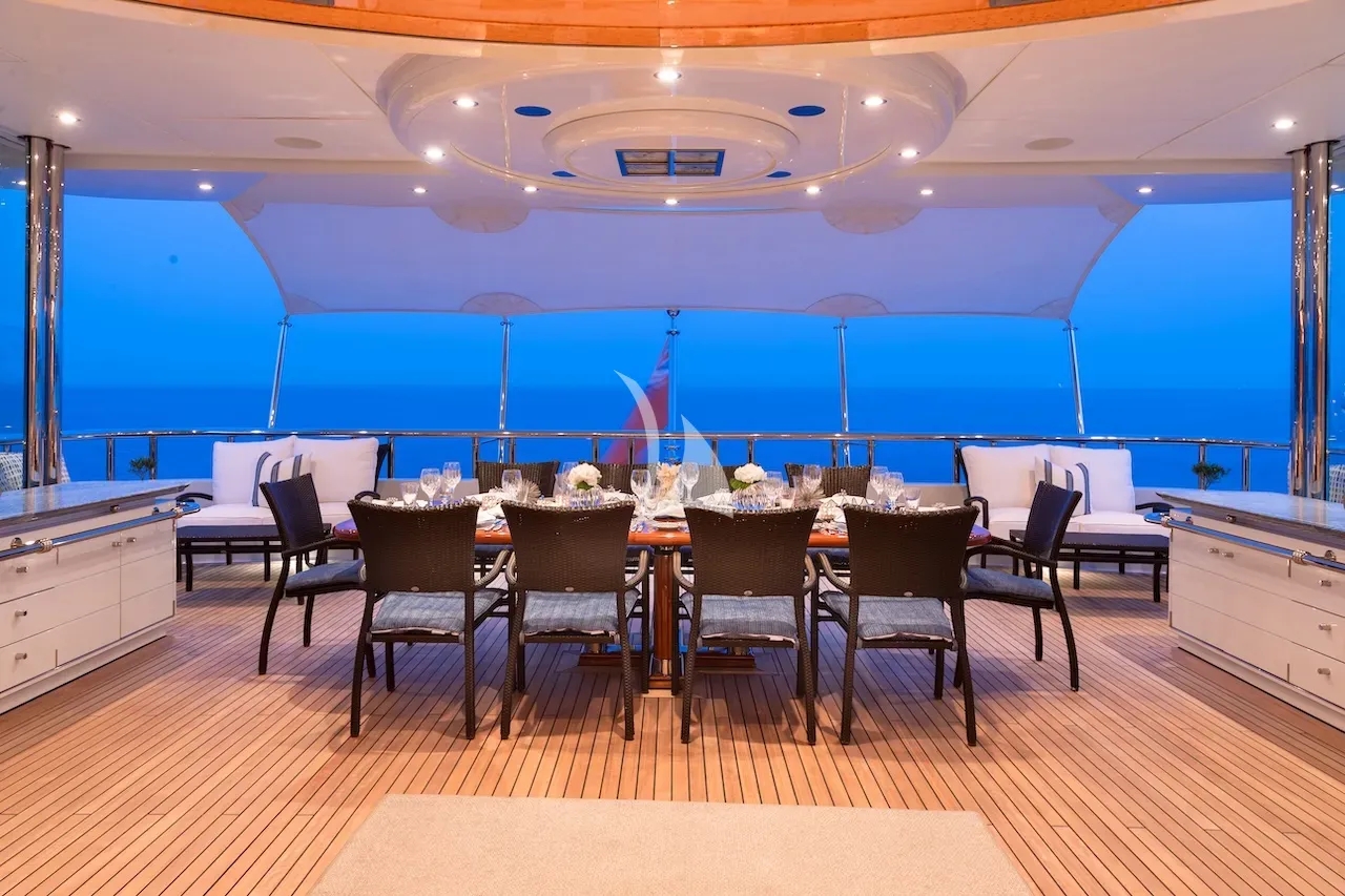 LUCKY LADY Charter Yacht