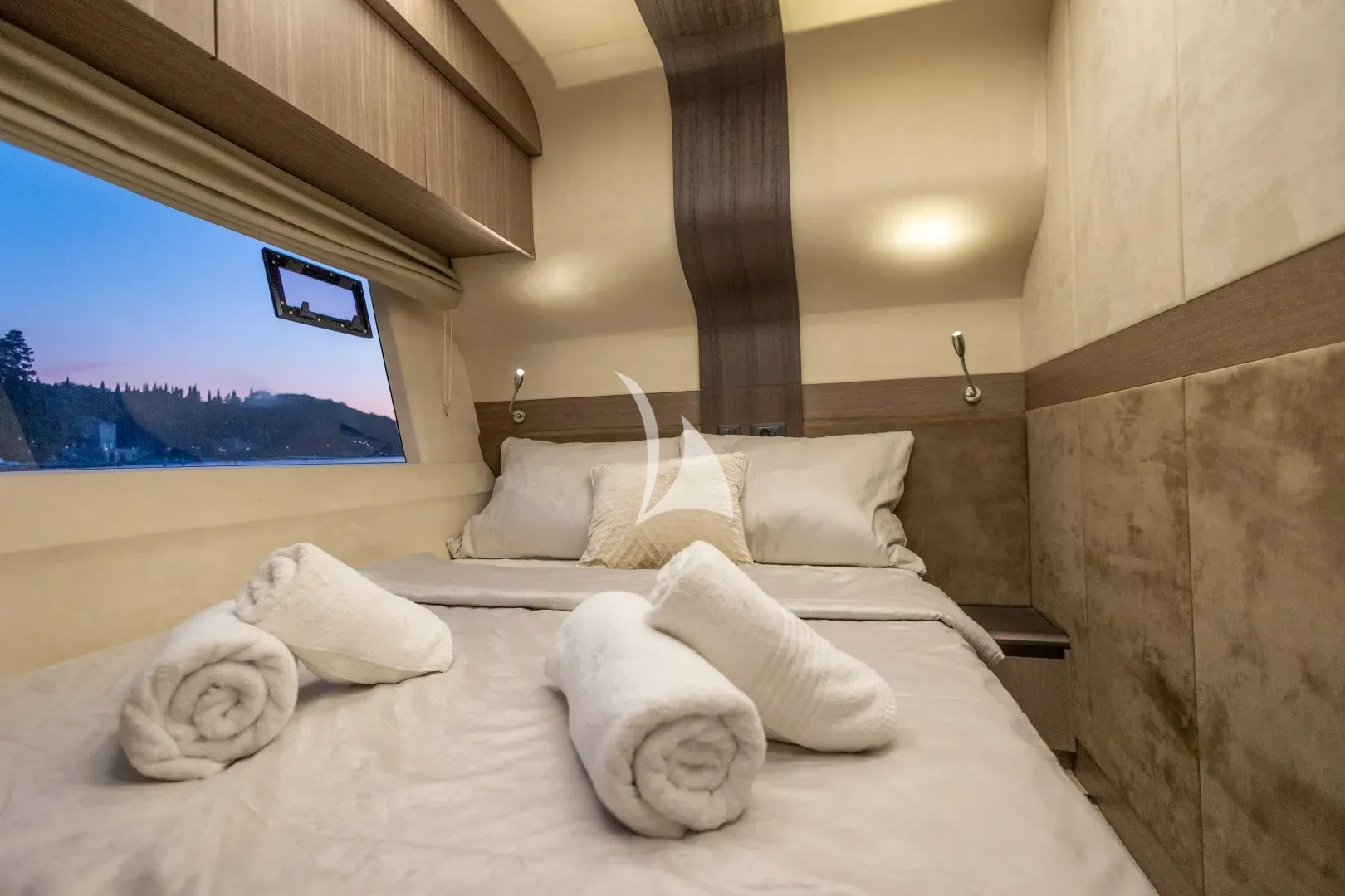 PARADISE Charter Yacht