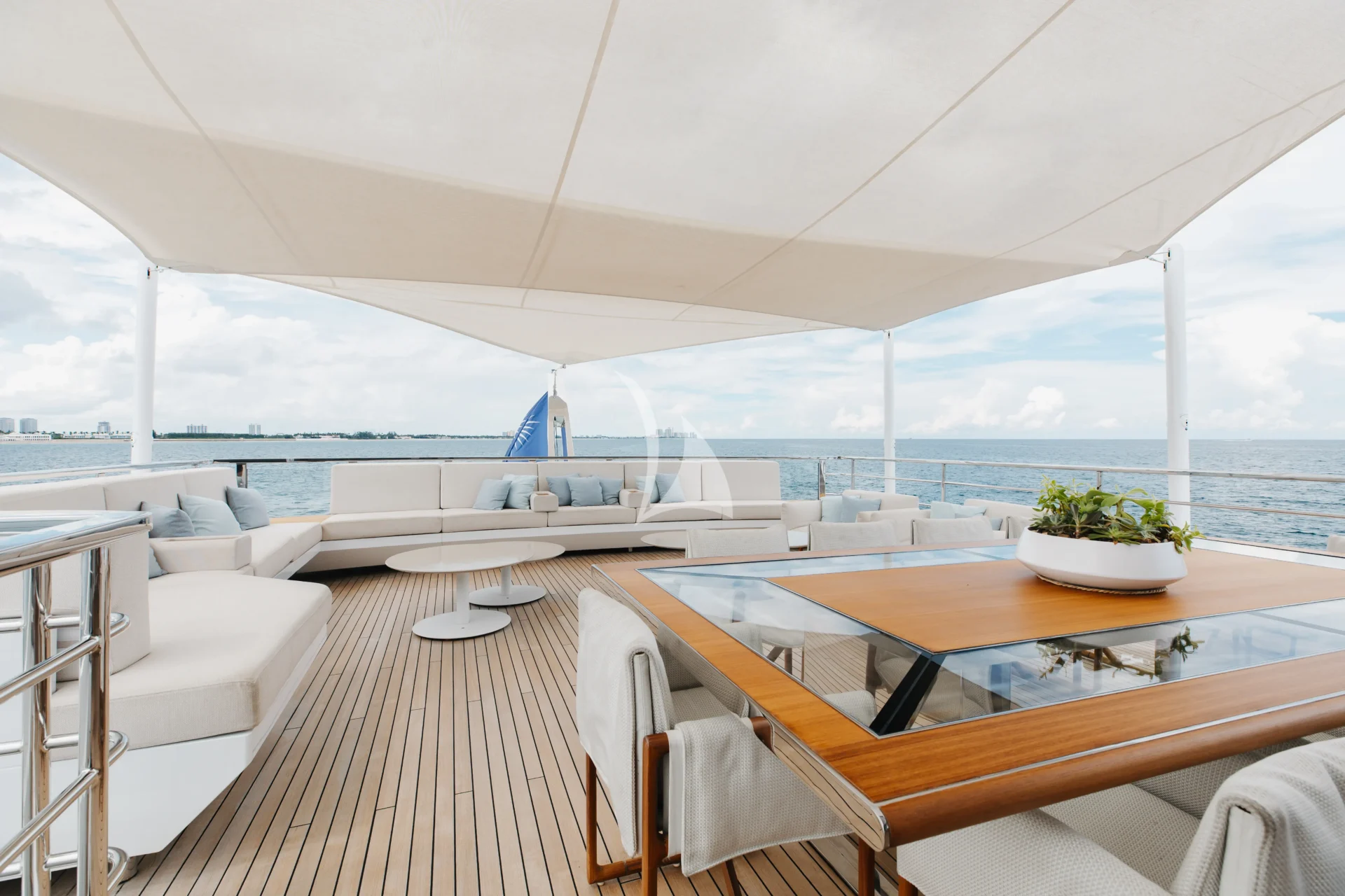 VELOCITY Charter Yacht