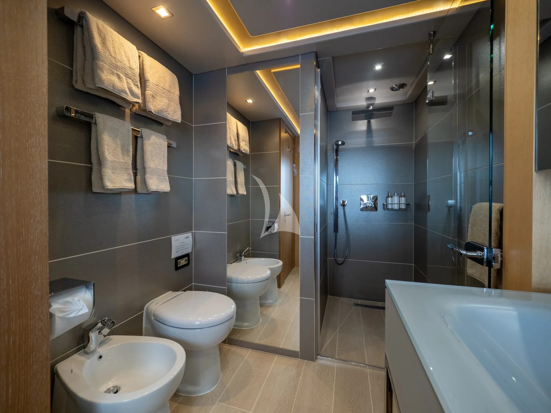 ARADOS Charter Yacht
