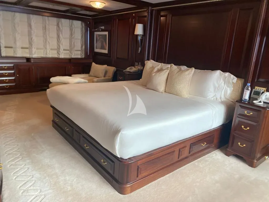 TELEOST Charter Yacht