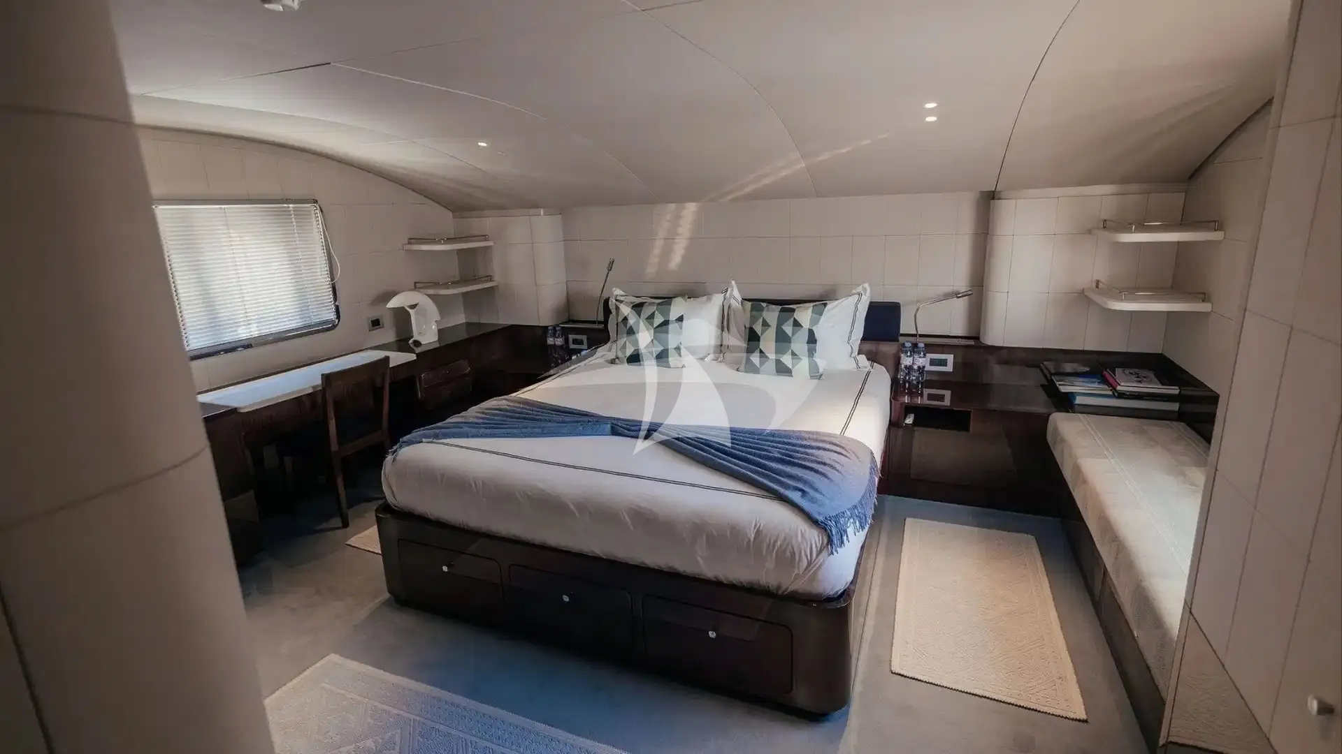 LADY IN BLUE Charter Yacht