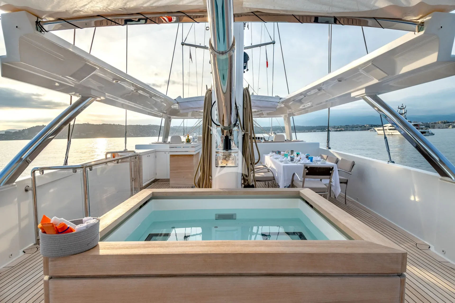 SPIRIT OF THE C'S Charter Yacht