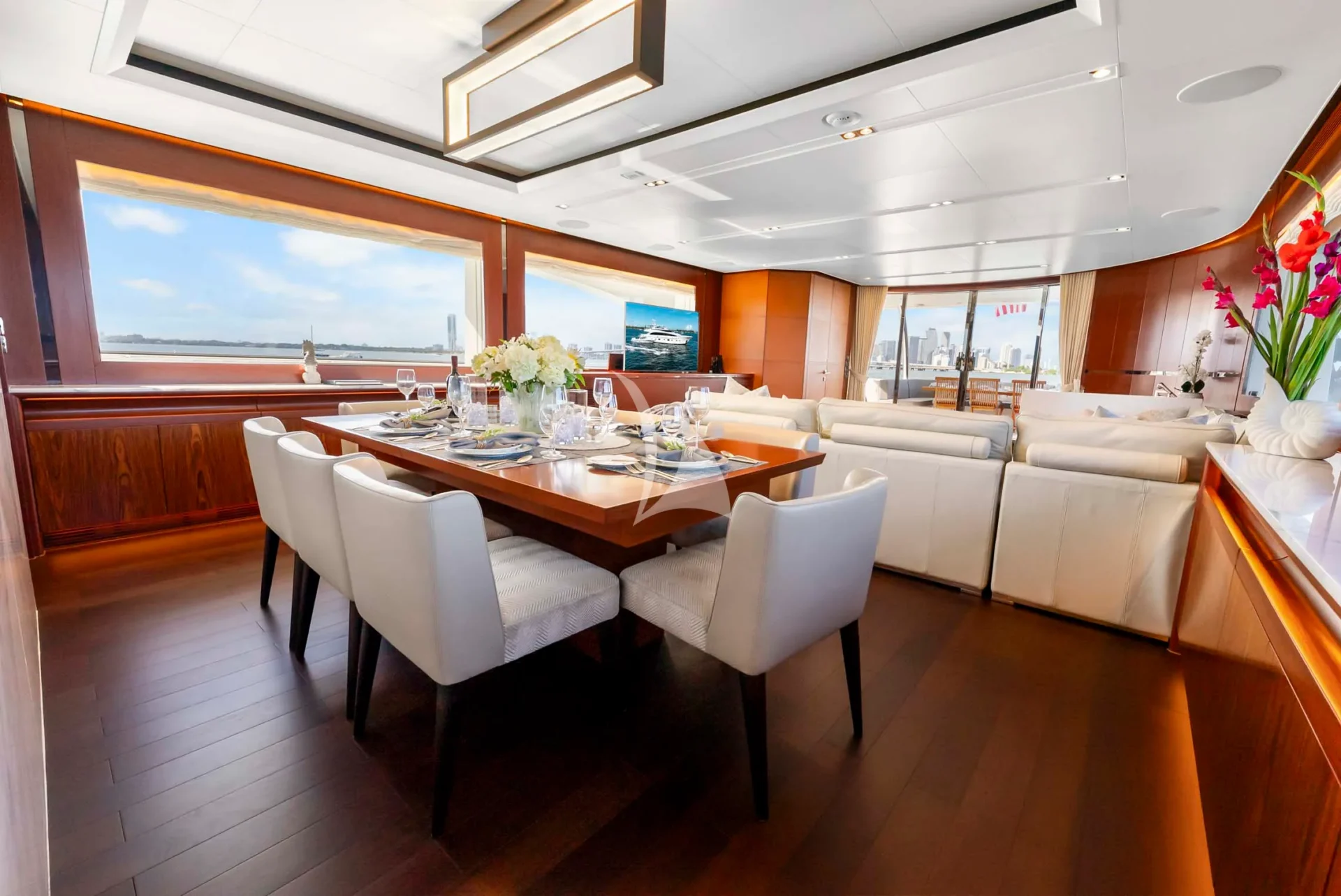HAPPY HOUR Charter Yacht