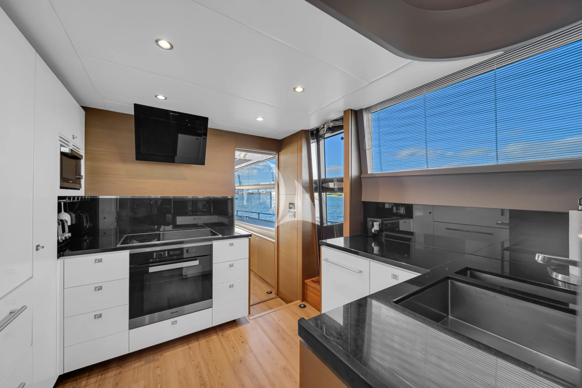 FREEDOM Charter Yacht