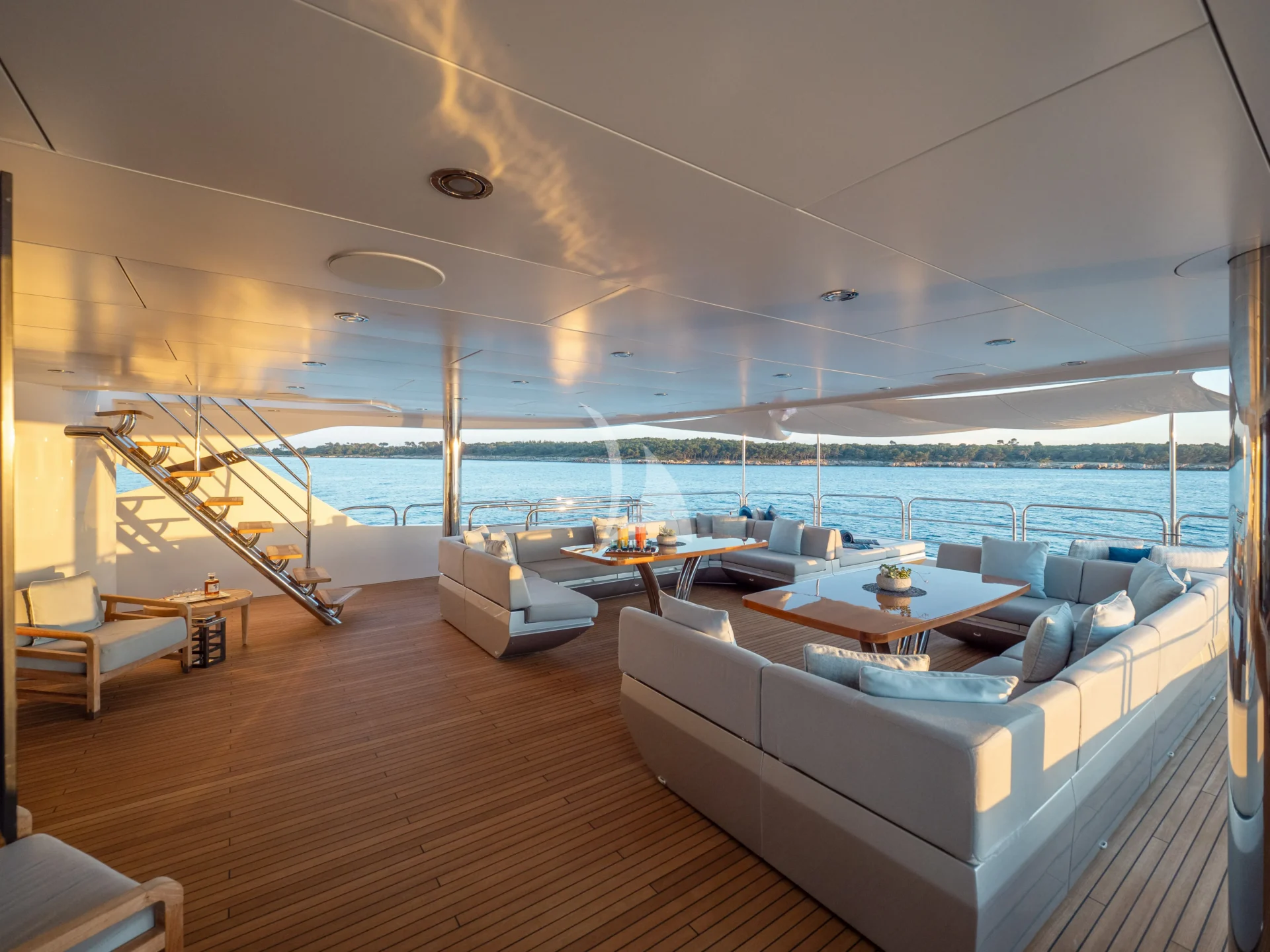 ARADOS Charter Yacht