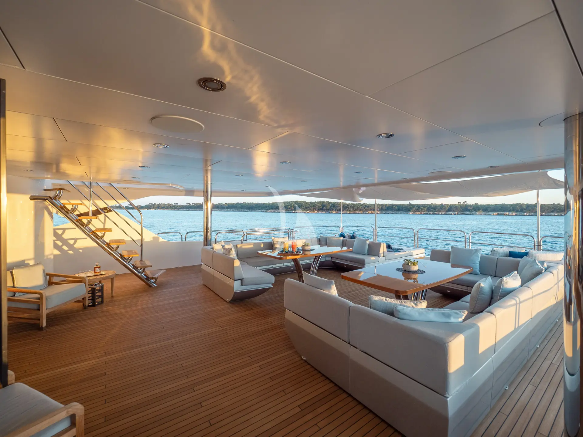 ARADOS Charter Yacht