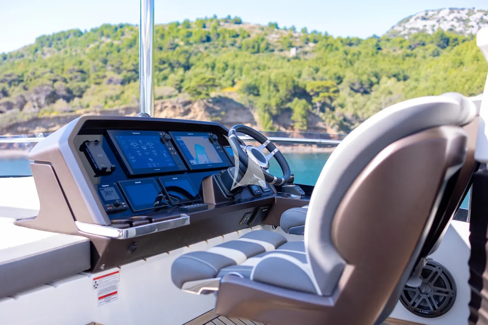 PARADISE Charter Yacht