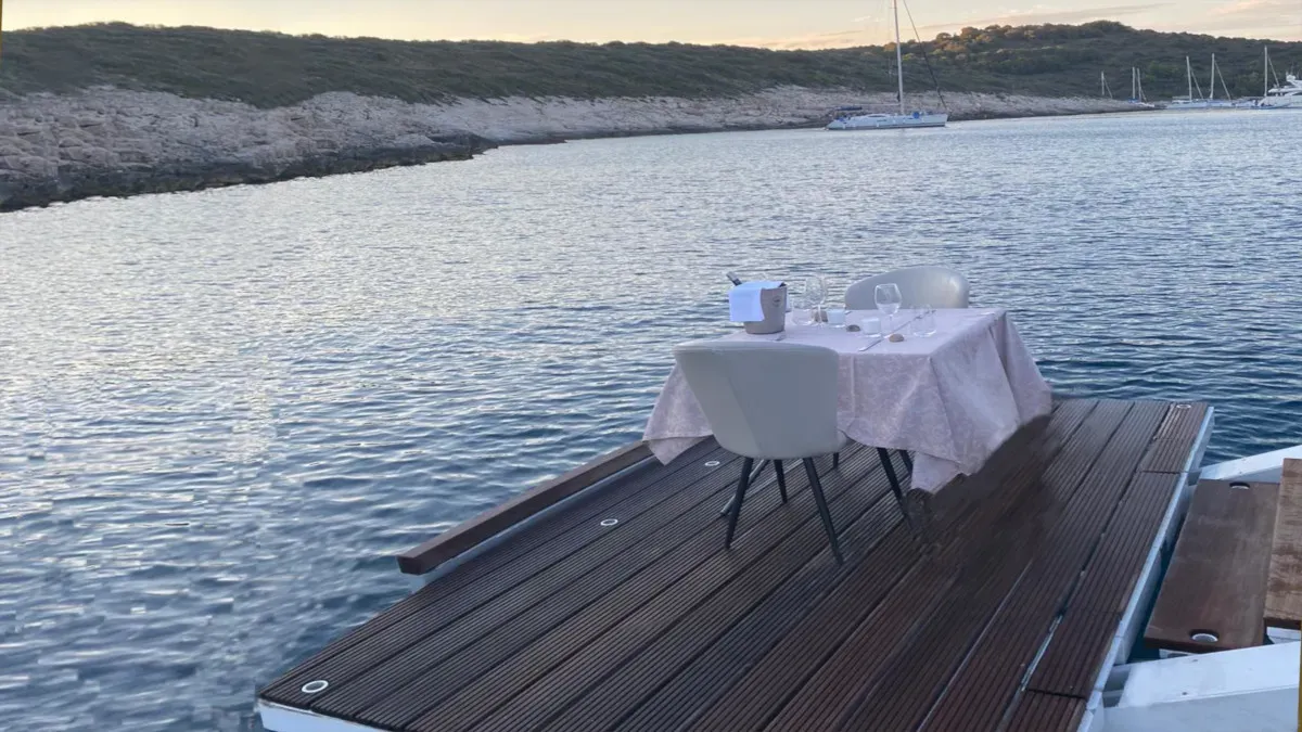 Life is Good Charter Yacht