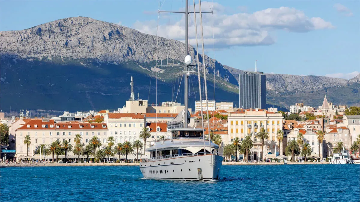 Life is Good Charter Yacht