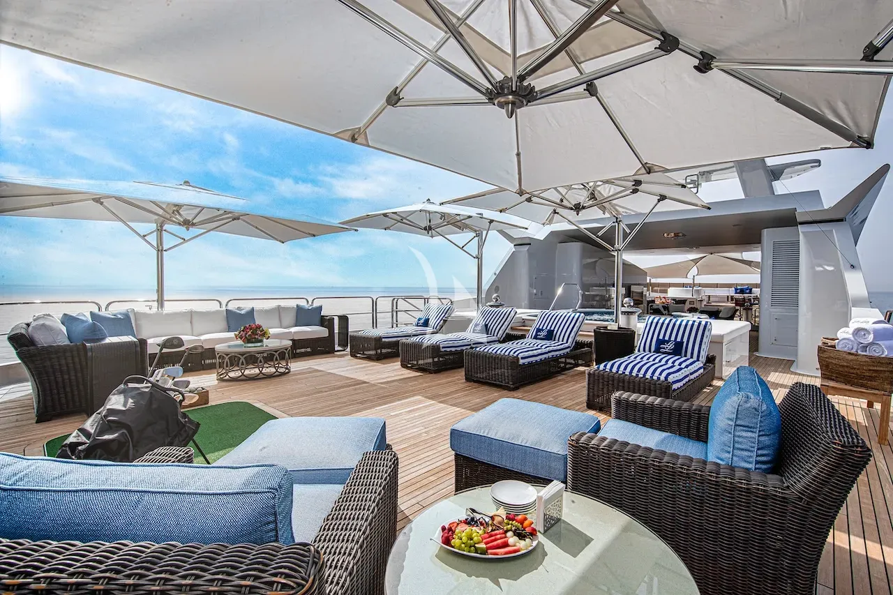 LUCKY LADY Charter Yacht