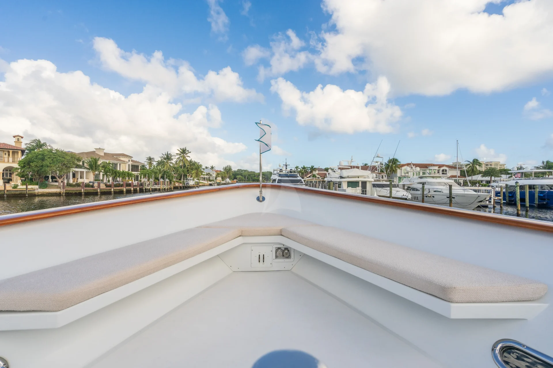 CHANSON Charter Yacht