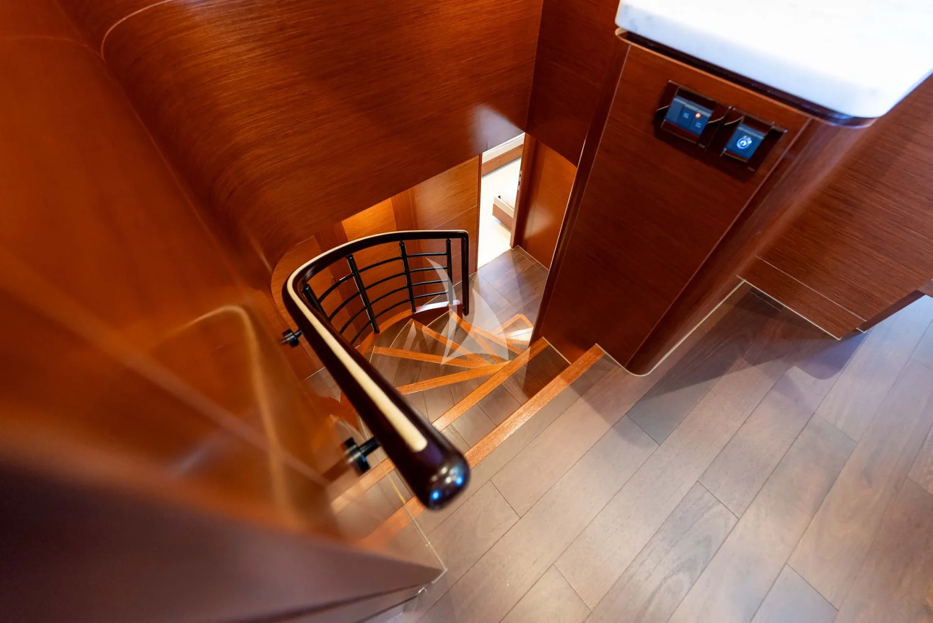HAPPY HOUR Charter Yacht