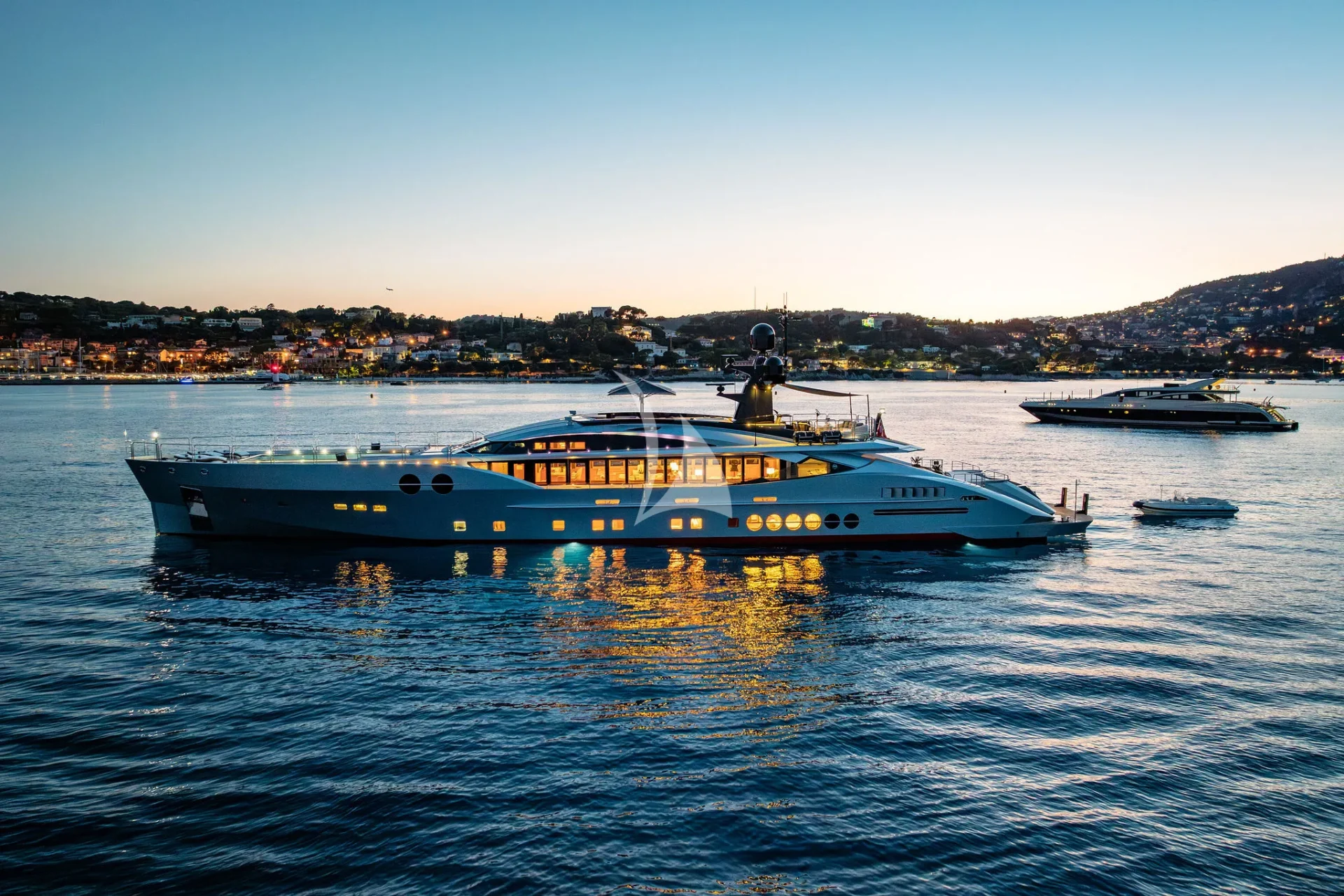 DB9 Charter Yacht