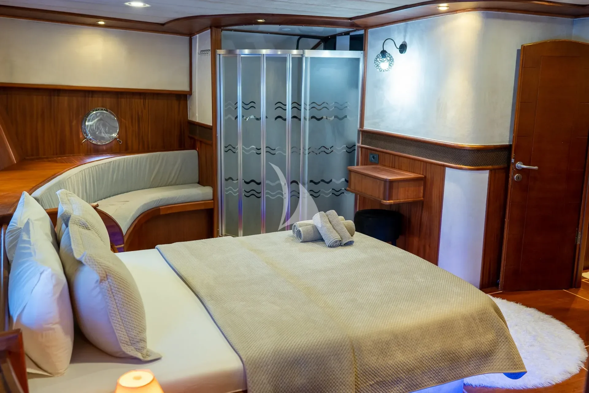 Nevra Queen Charter Yacht