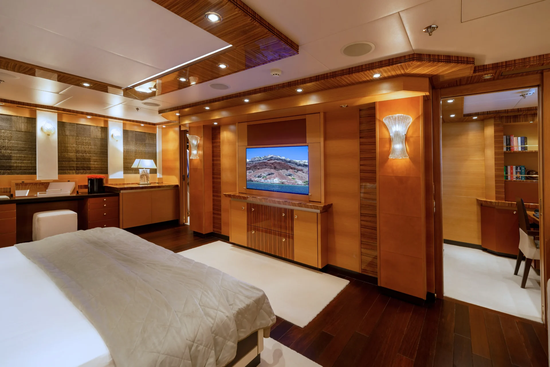 HOKULANI Charter Yacht