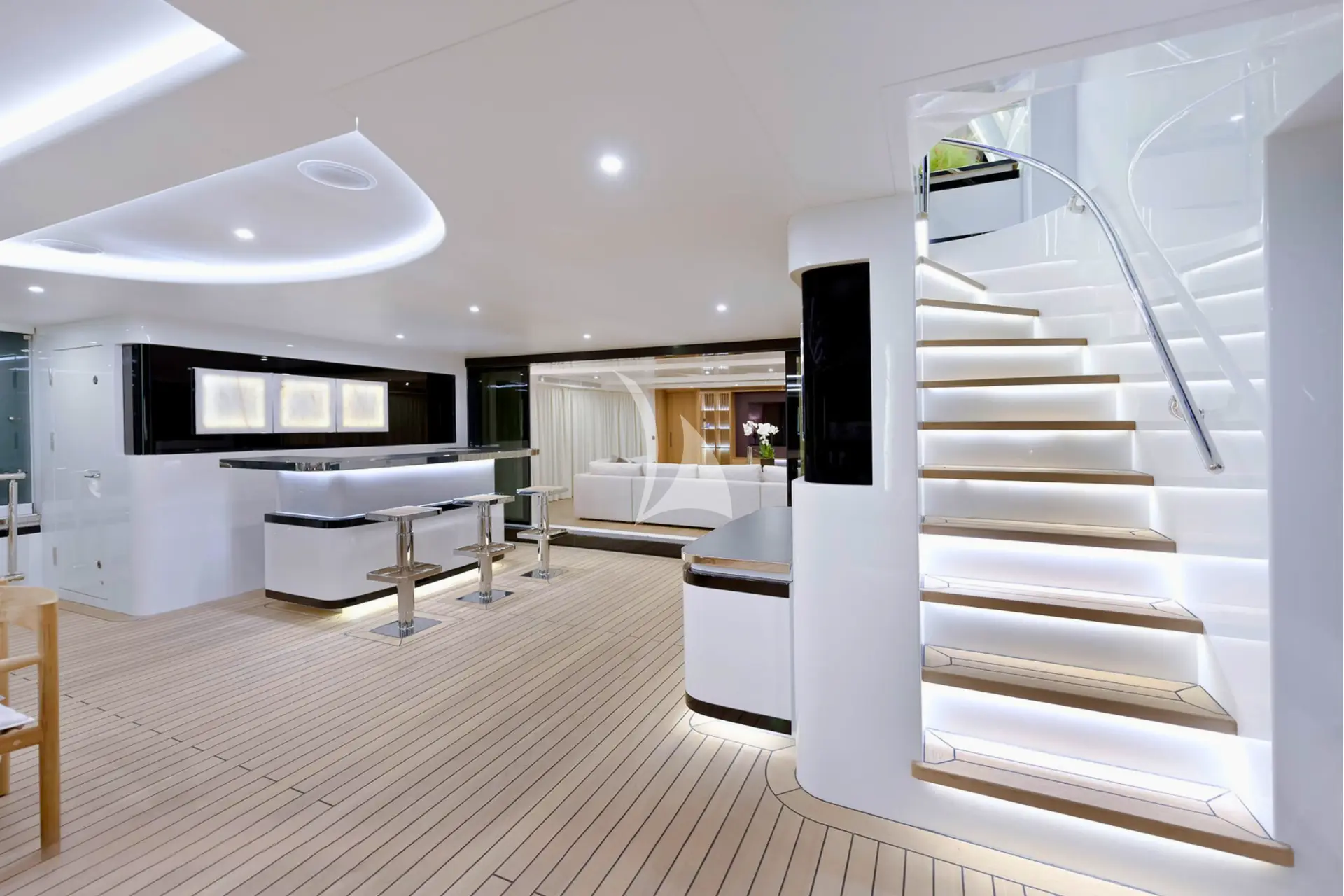 LIQUID SKY Charter Yacht