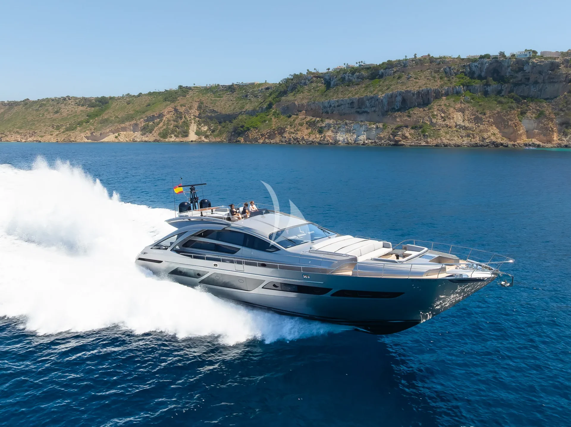 EL MACANN Charter Yacht