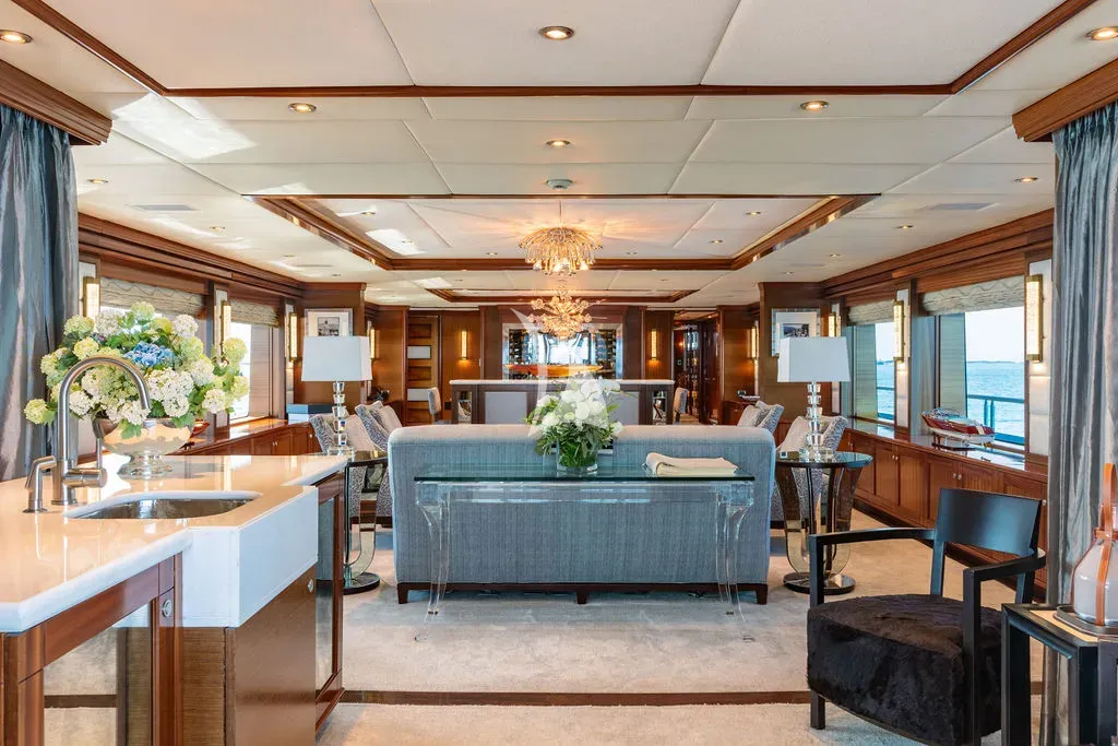 OCEAN CLUB Charter Yacht