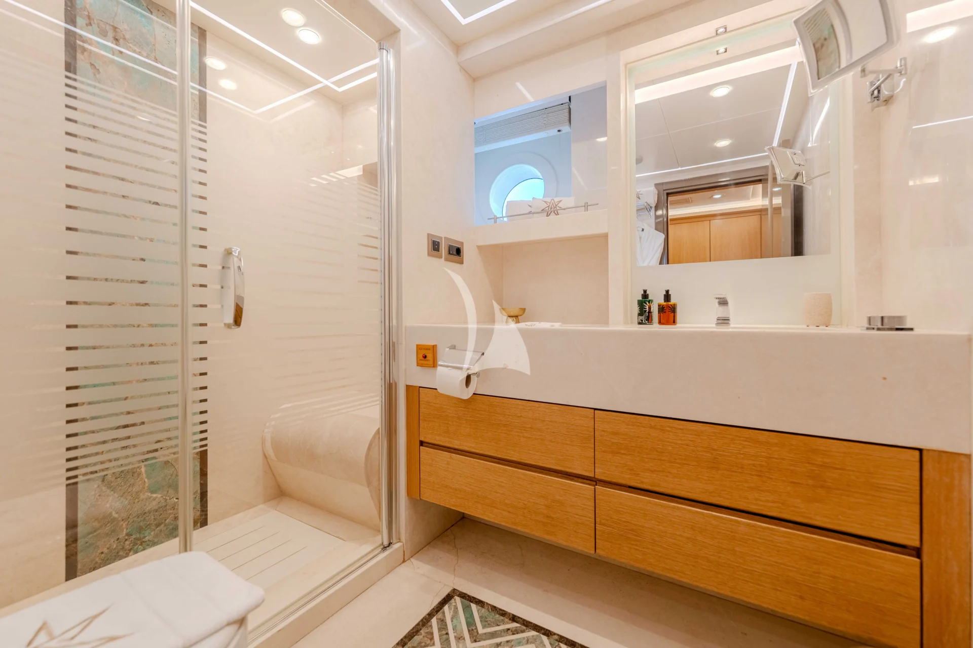 ARESTEAS Charter Yacht