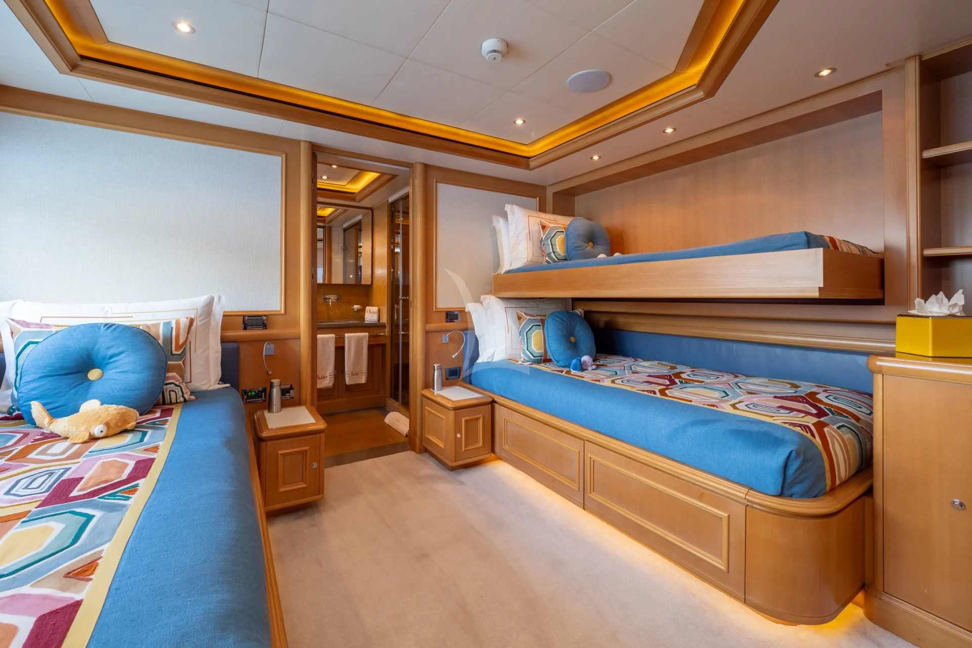 HANA Charter Yacht