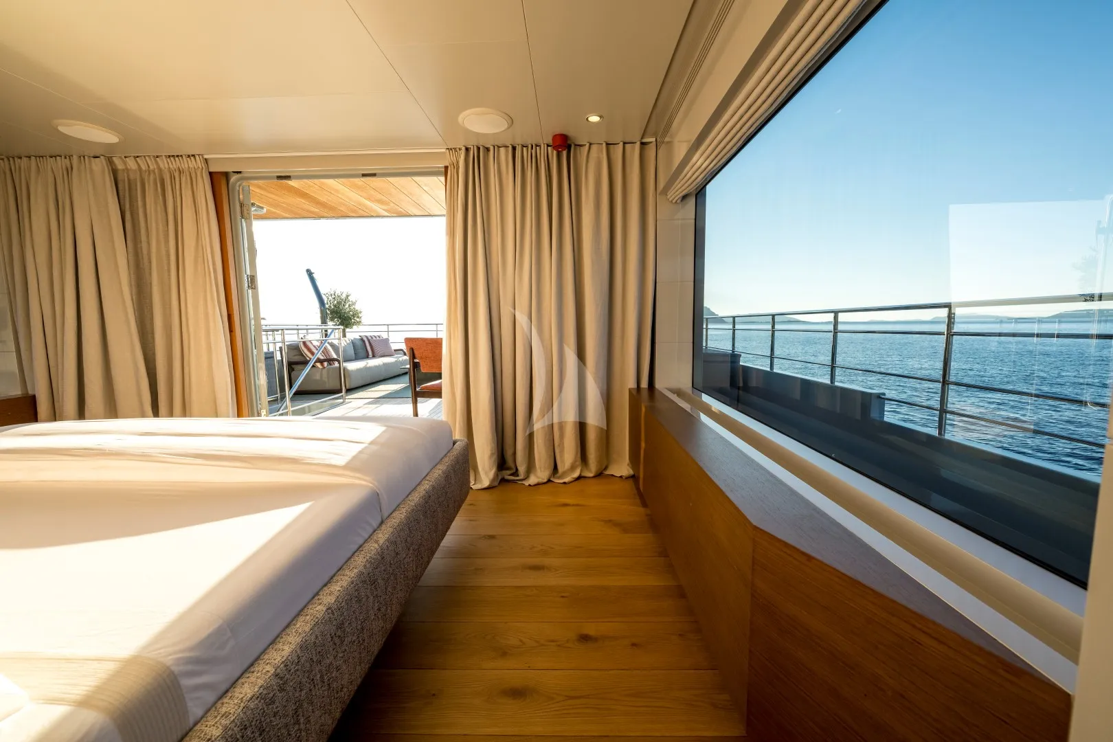 CALADAN Charter Yacht