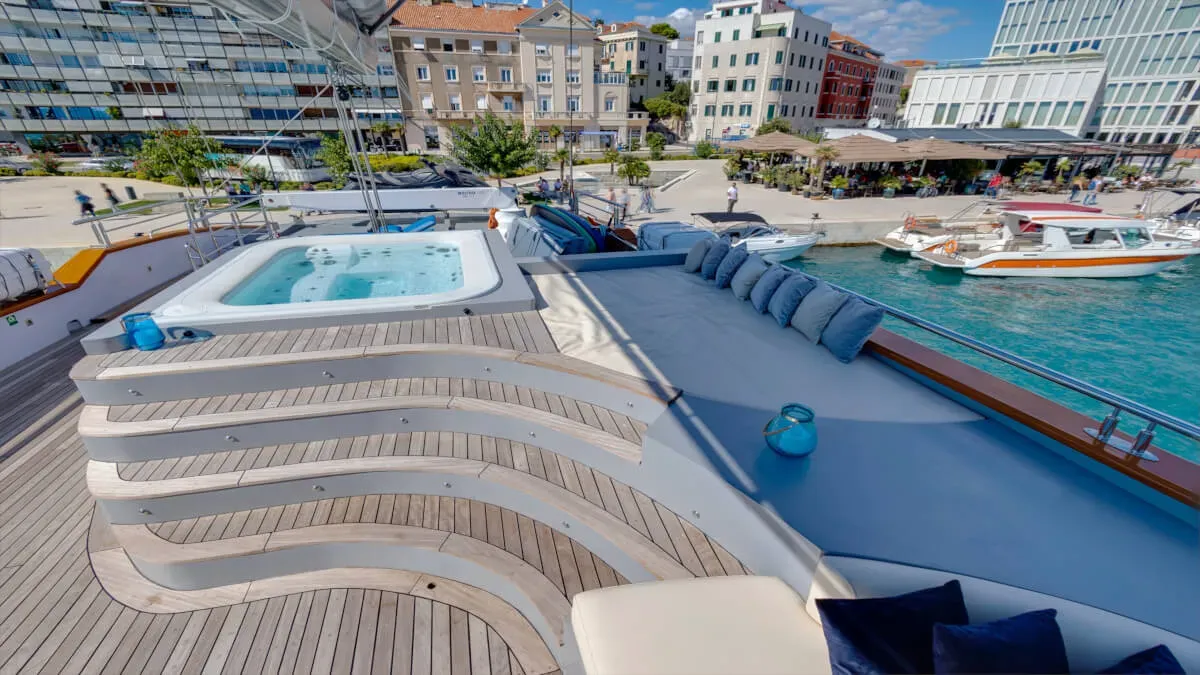 Life is Good Charter Yacht