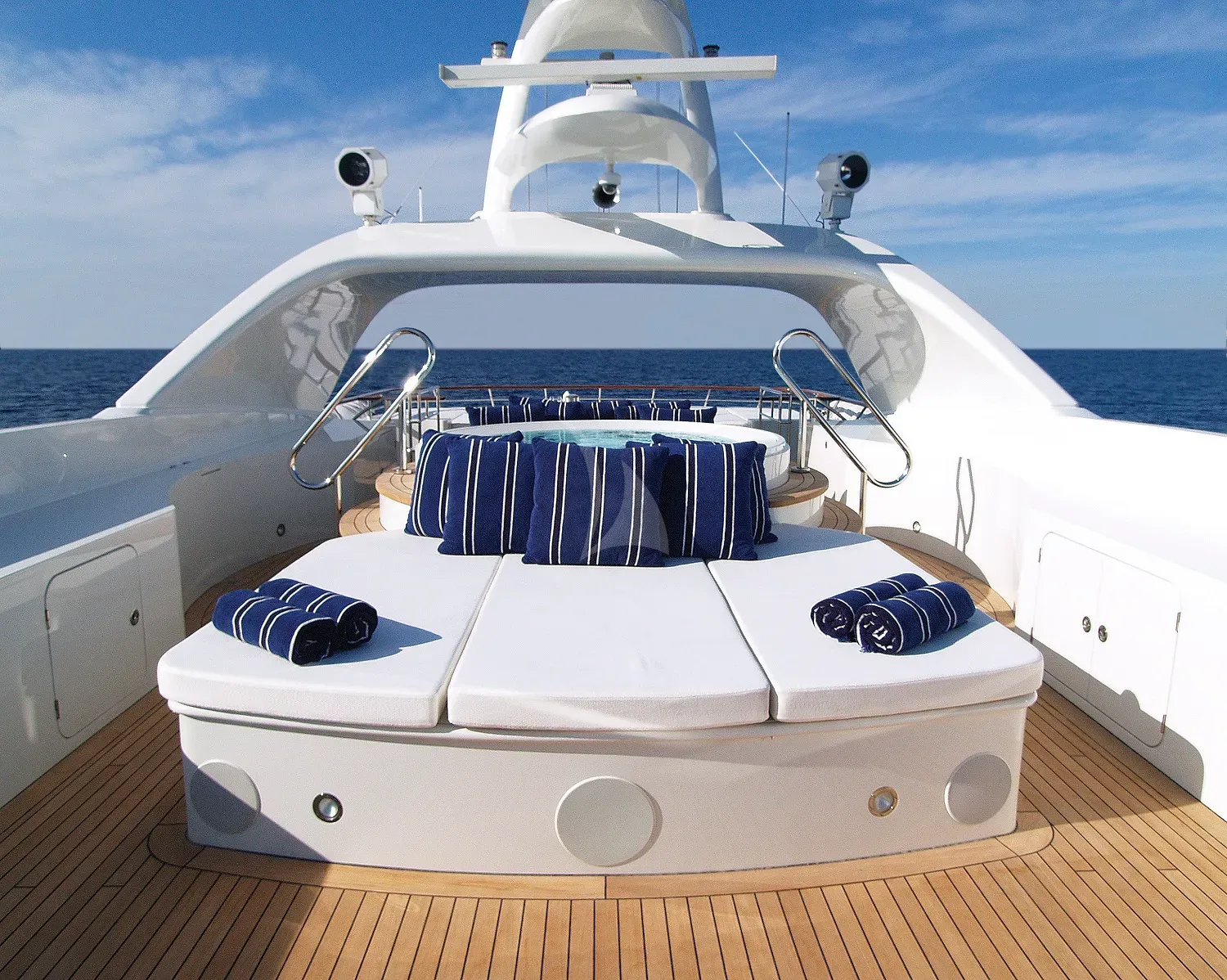 LADY DEE Charter Yacht