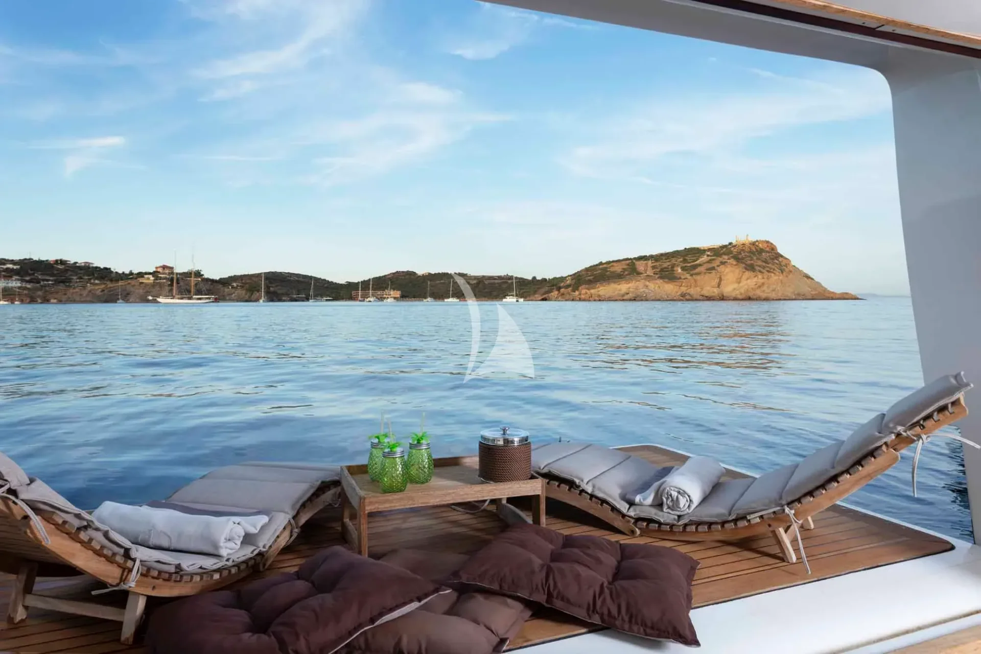 PARADISE Charter Yacht