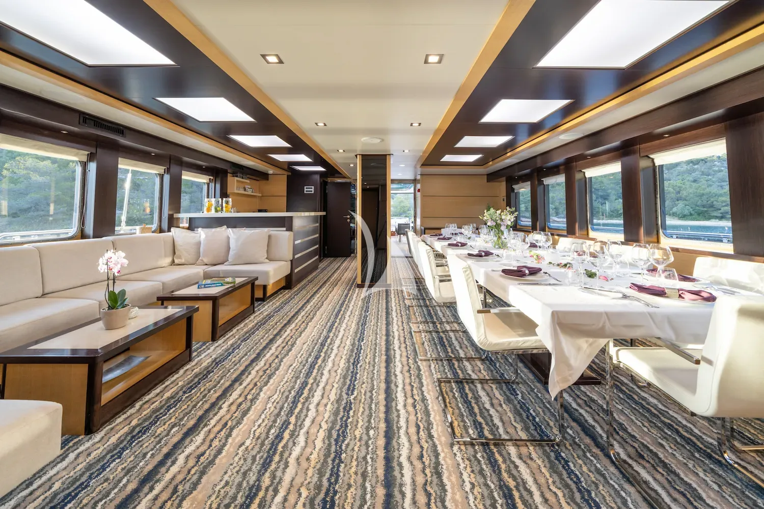 NAVILUX Charter Yacht