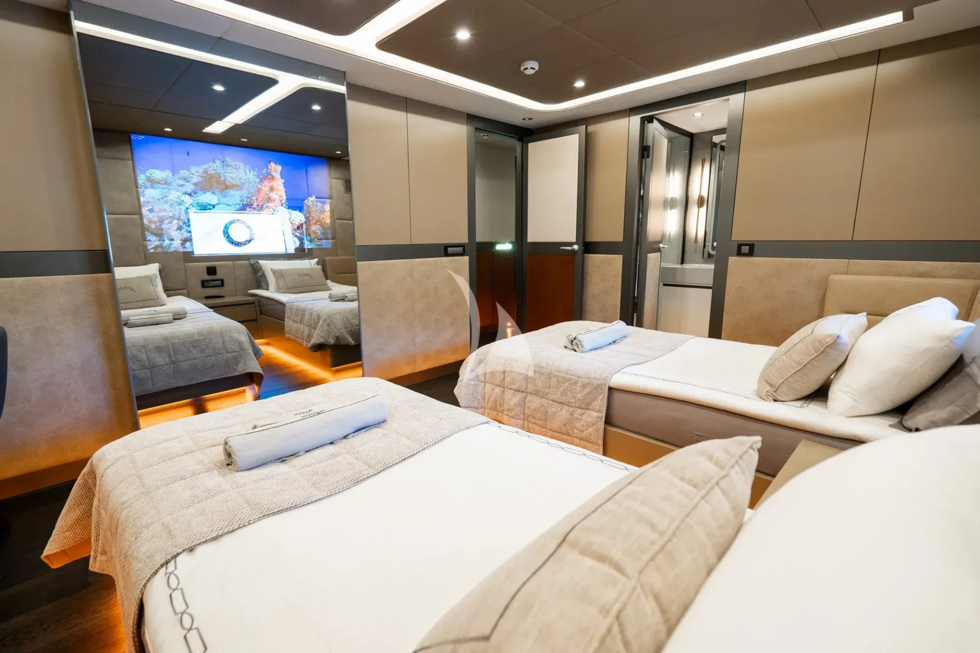 North Wind Charter Yacht
