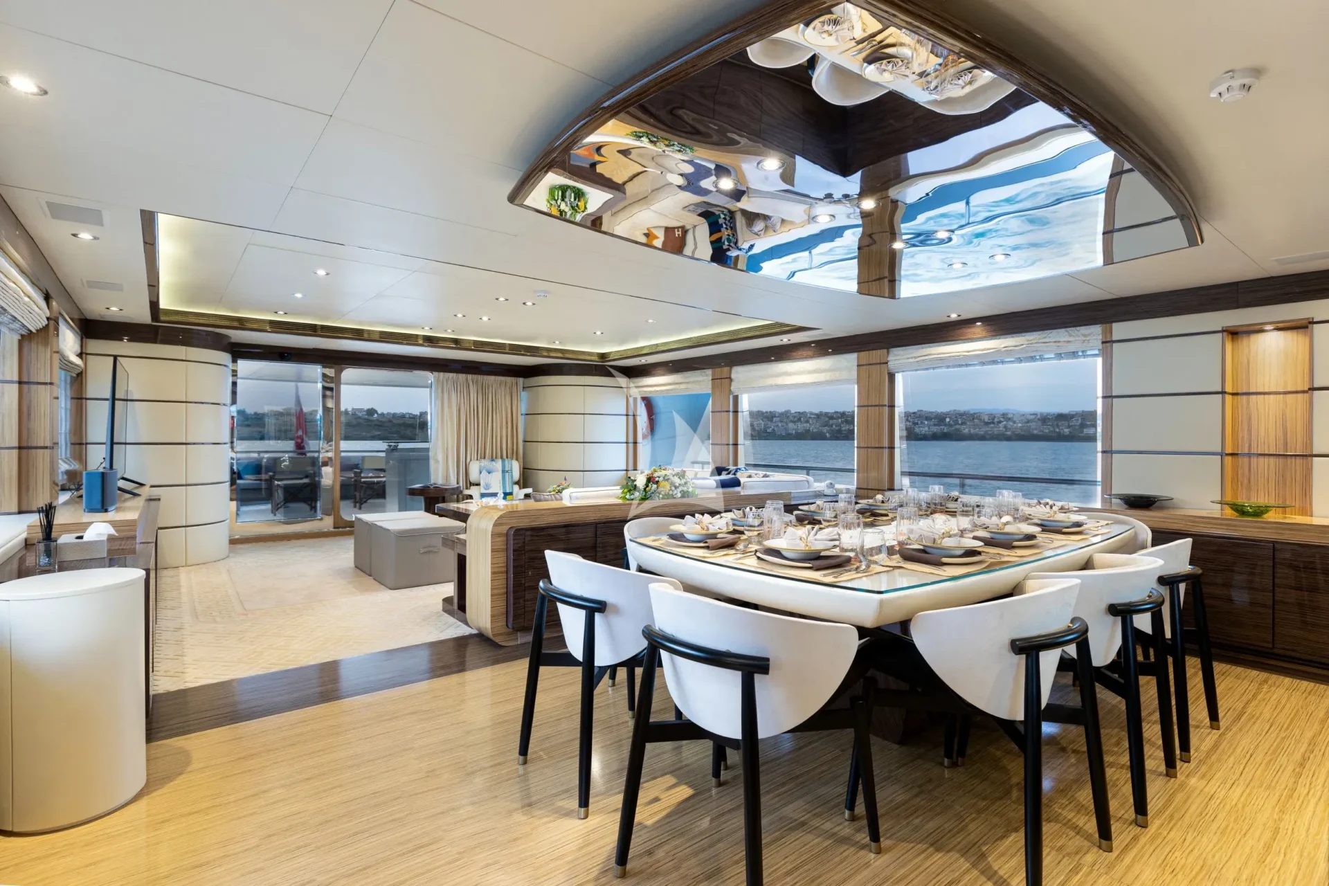 I SEA Charter Yacht