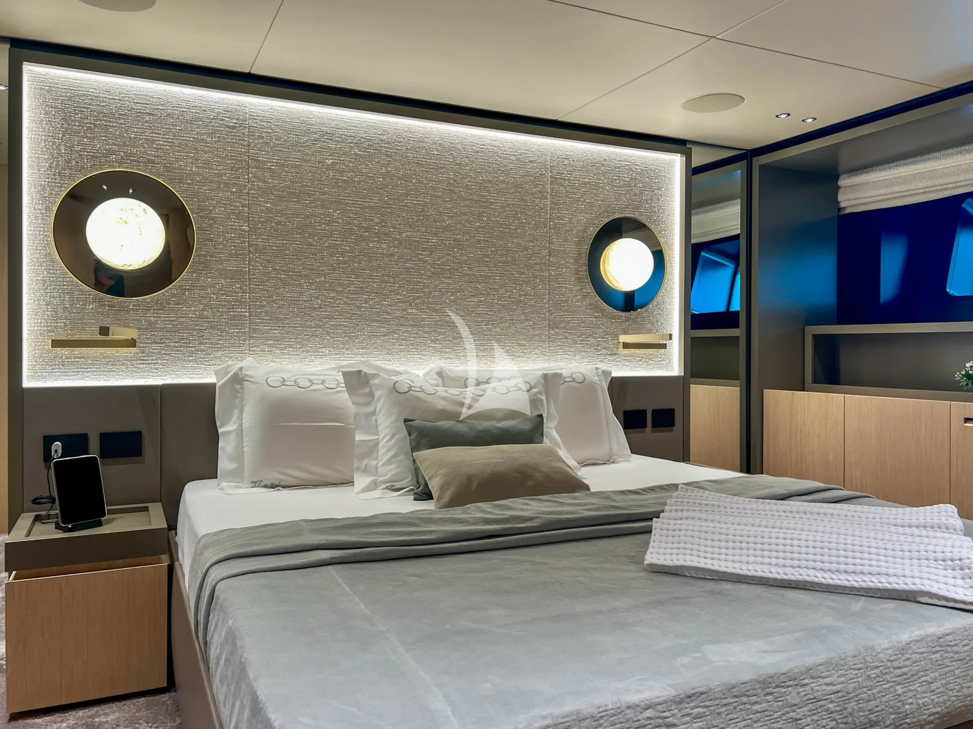 FLORI Charter Yacht