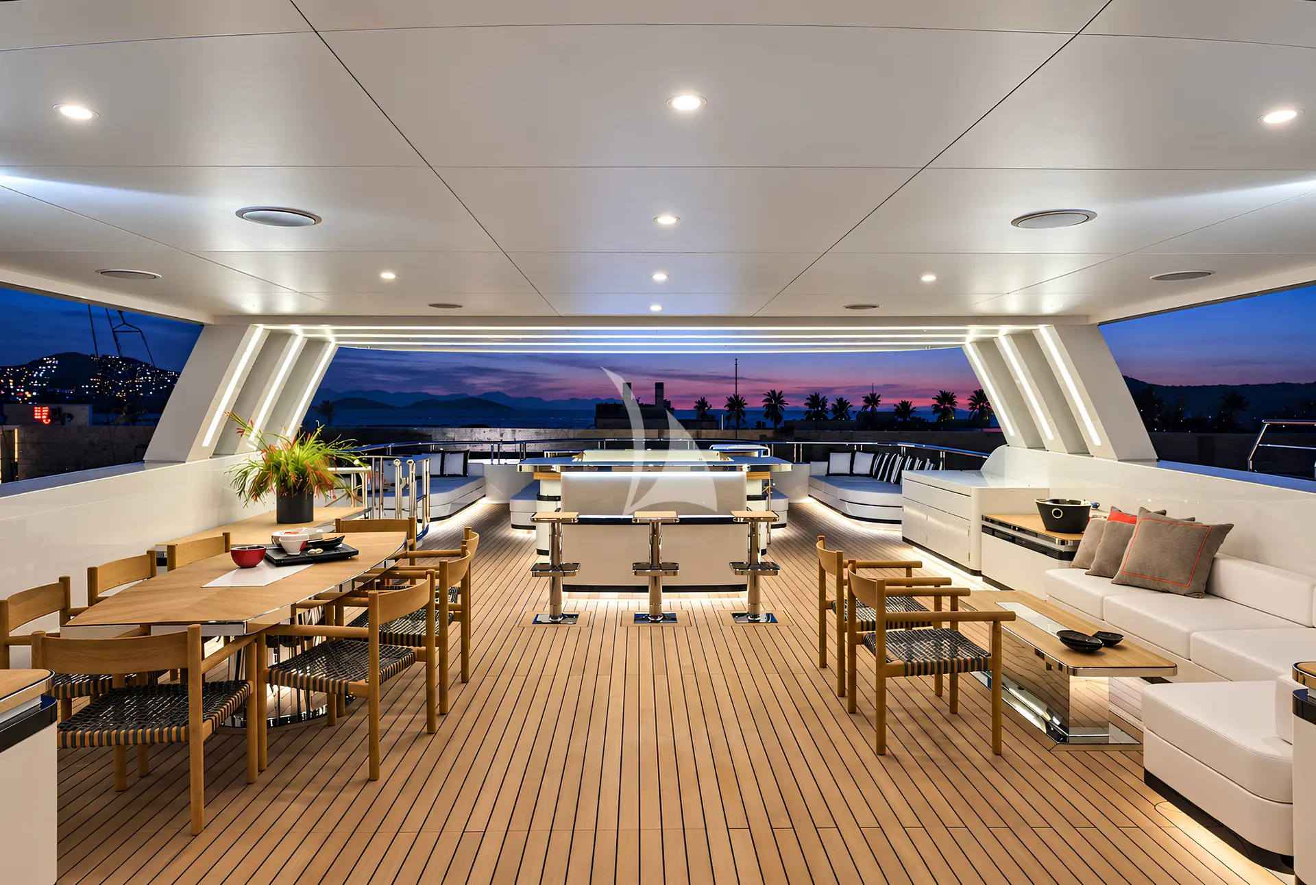 LIQUID SKY Charter Yacht