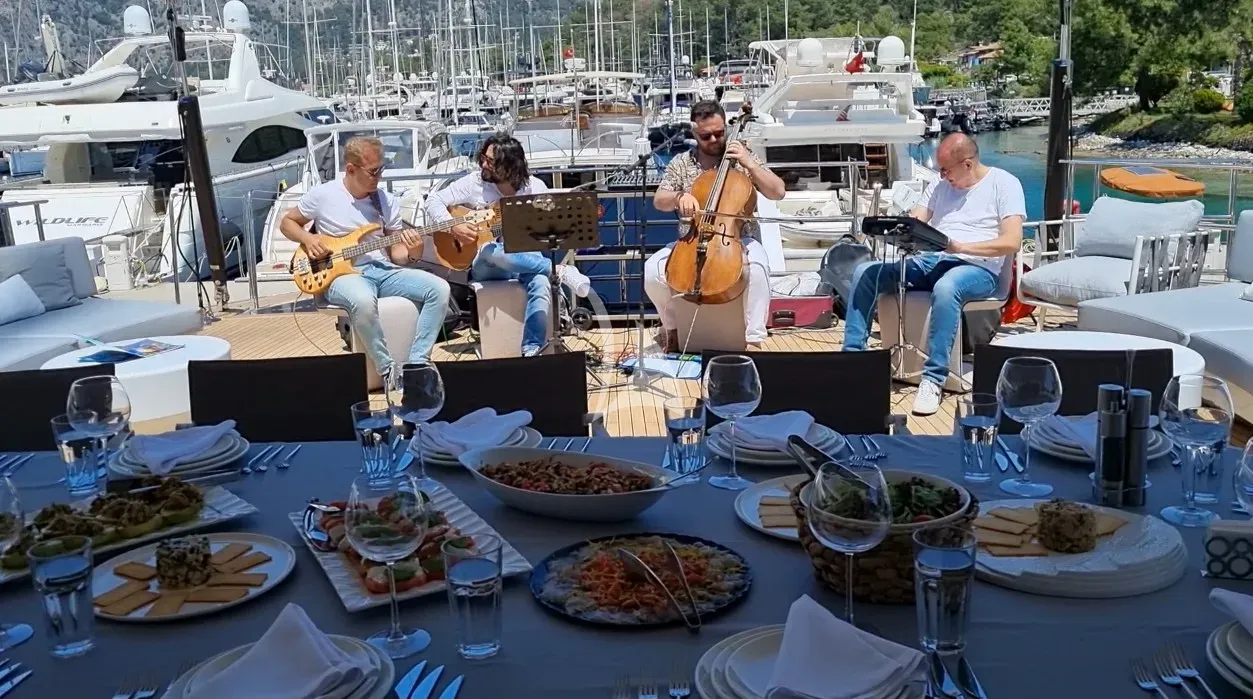 All About U 2 Charter Yacht