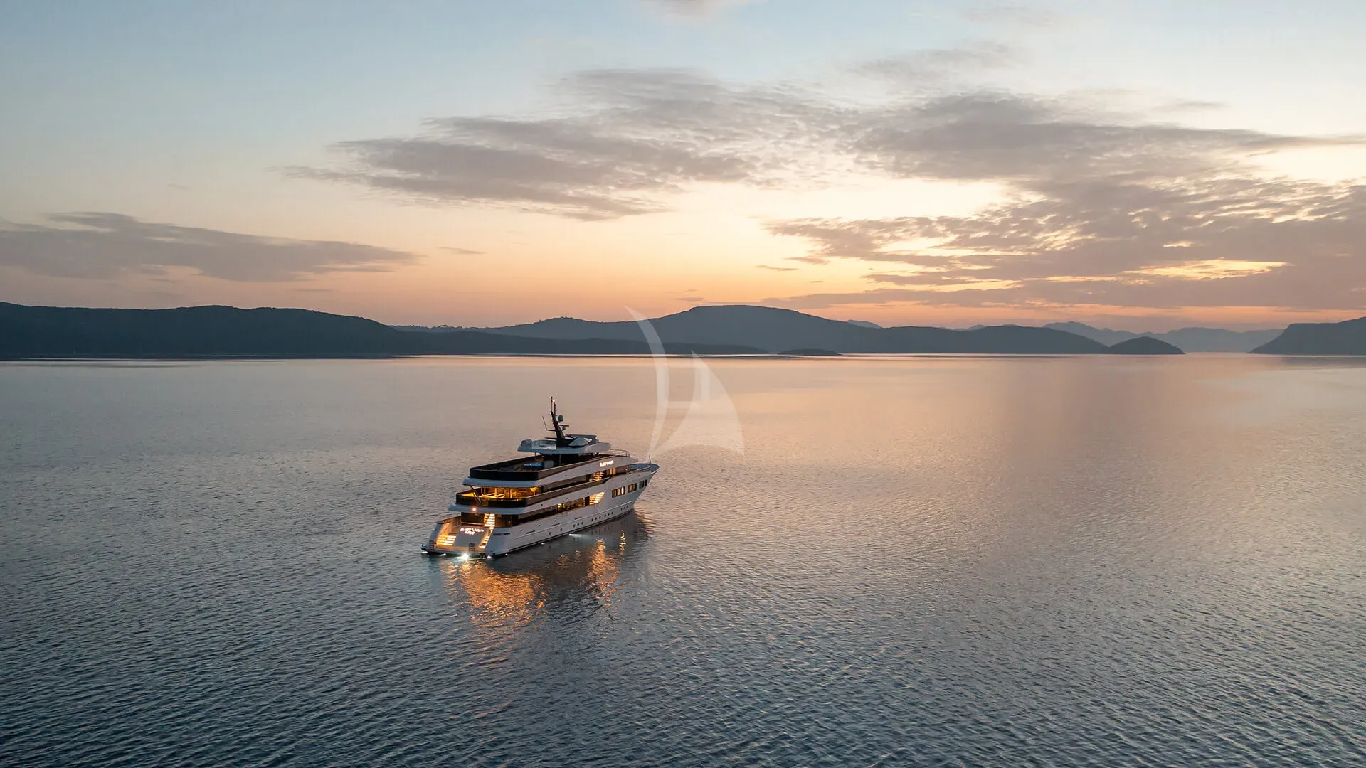 BLACK SWAN Charter Yacht