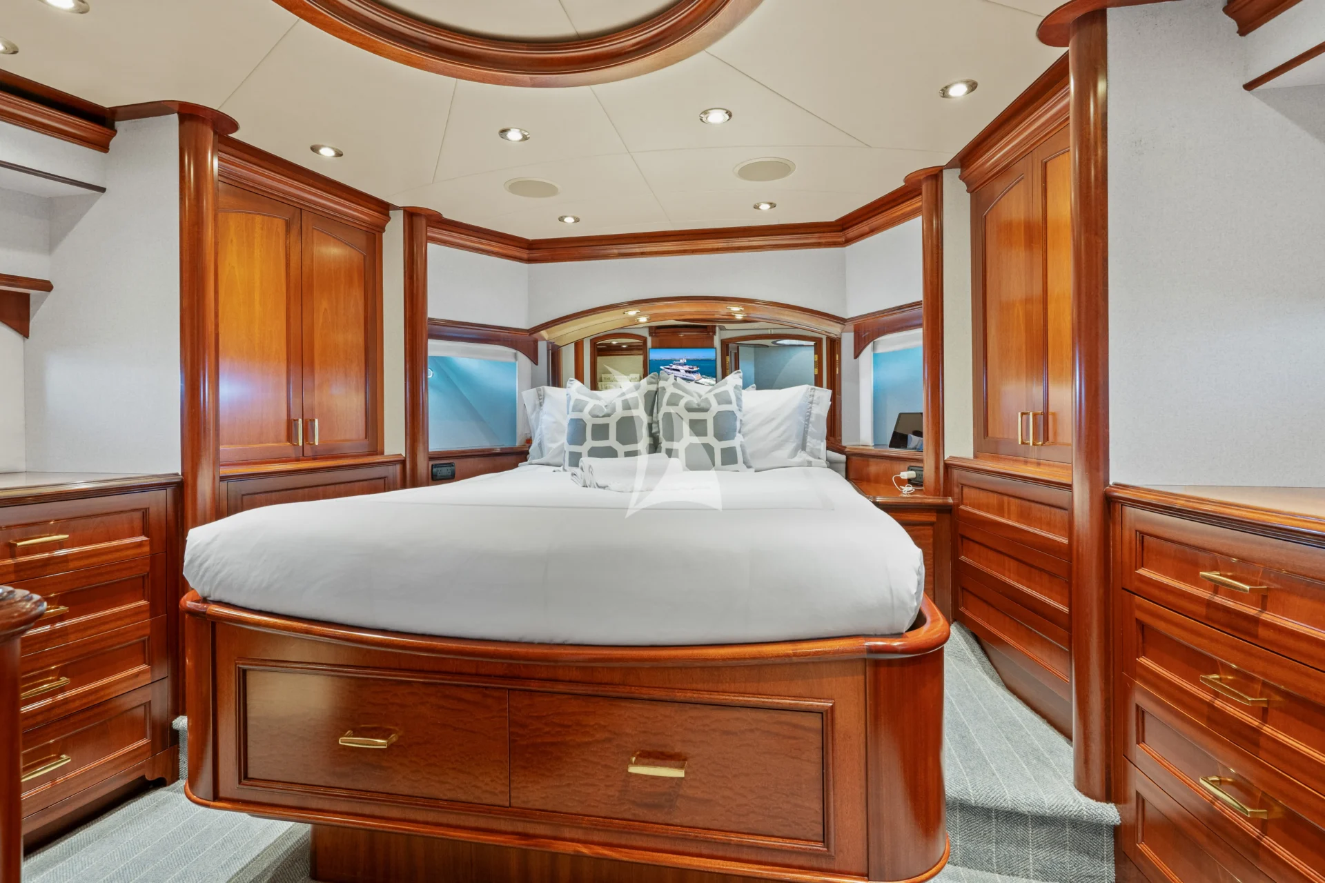 RISK & REWARD Charter Yacht