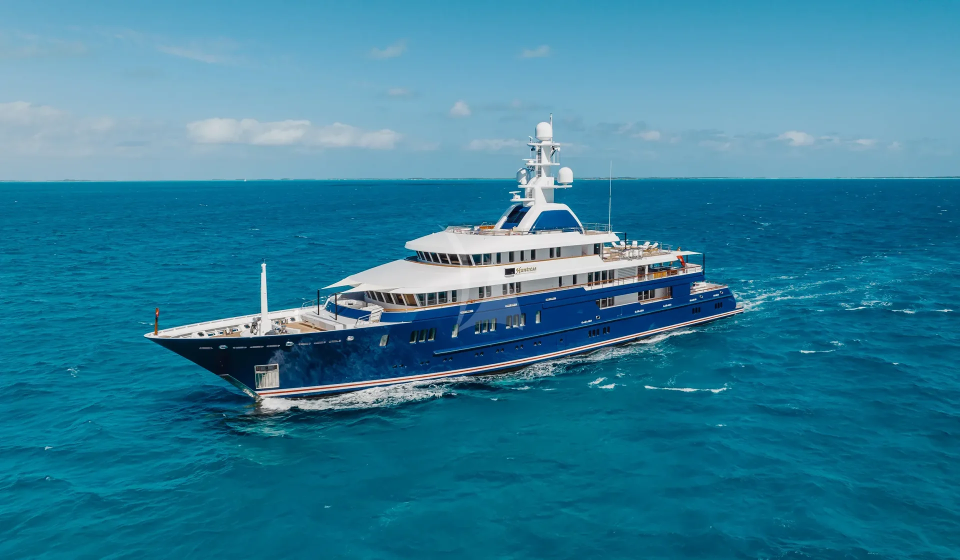 HUNTRESS Charter Yacht